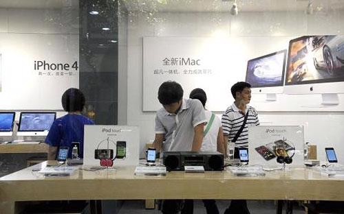 Một cửa hiệu nhái Apple Store ở Côn Minh, Vân Nam, Trung Quốc vào tháng 7/2011 - Ảnh: Getty/CNBC.<br>