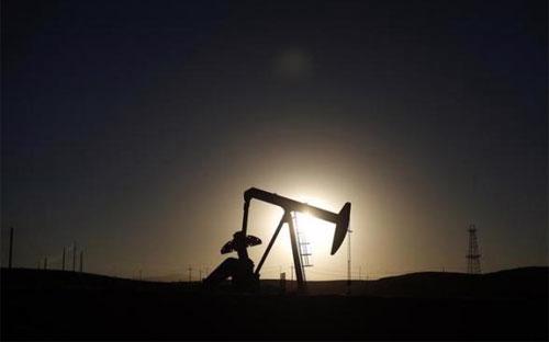 Giá dầu bắt đầu giảm từ tuần trước và tốc độ giảm được đẩy nhanh trong phiên giao dịch đầu tuần ngày 6/7 - Ảnh: Reuters.<br>