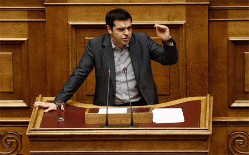 Thủ tướng Hy Lạp Alexis Tsipras phát biểu trước Quốc hội nước này ngày 10/7 - Ảnh: Bloomberg.<br>