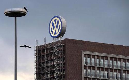 Volkswagen đang bị nhấn chìm trong cuộc khủng hoảng tồi tệ nhất lịch sử 78 năm của hãng - Ảnh: Getty/CNBC.<br>