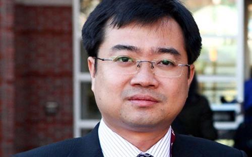 Ông Nguyễn Thanh Nghị sinh năm 1976 và có bằng tiến sĩ tại Đại học George Washington (Hoa Kỳ).