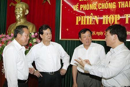 Thủ tướng Nguyễn Tấn Dũng tại một phiên họp của Ban Chỉ đạo Trung ương về phòng, chống tham nhũng.<br>