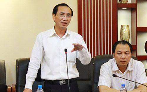 Ông Đặng Công Huẩn (đứng), Bí thư Huyện ủy Tân 
Hiệp, tỉnh Kiên Giang vừa được bổ nhiệm giữ chức Phó tổng thanh tra Chính phủ.<br>
