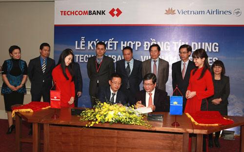 Techcombank và Vietnam Airlines đã có lịch sử hợp tác, gắn bó chặt chẽ 
suốt 15 năm qua trong nhiều dự án hợp tác quan trọng nhất của mình.