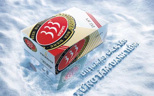 Theo nguồn tin từ Tổng công ty Bia - Rượu - Nước giải khát Sài Gòn (Sabeco), thùng bia lon 333 sẽ được đổi mới với màu đỏ nổi bật trên nền trắng, cùng những sọc trang trí tạo thành chữ V - biểu tượng chiến thắng. <br>