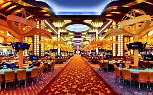 Một số nhà điều hành trong ngành sòng bạc nói rằng, nếu điều kiện về 
pháp lý về casino được nới lỏng, Việt Nam có thể trở thành một trung tâm
 casino của khu vực, với tiềm năng doanh thu 3 tỷ USD mỗi năm. 