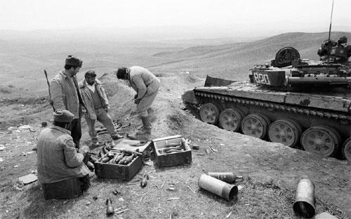 Lính Armenia trong cuộc chiến ở Nagorno-Karabakh năm 1993 - Ảnh: Getty Images.