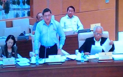 Chủ nhiệm Ủy ban Kinh tế Nguyễn Văn Giàu góp ý hoàn thiện dự thảo Luật Phí và lệ phí.