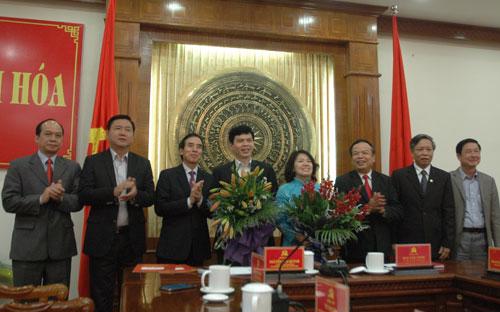 Lễ công bố và trao quyết định cho bà Nguyễn Thị Xuân Thu và ông Lê Anh Tuấn.