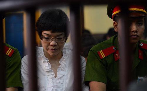 Với việc chiếm đoạt gần 4.000 tỷ đồng, bị cáo Huyền Như đã bị kết án tù chung thân.<br>