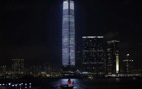 Một góc Hồng Kông về đêm - Ản: Reuters.<br>