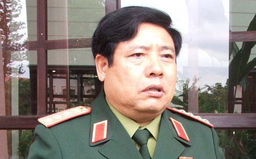 Bộ trưởng Phùng Quang Thanh: "Những tin đồn hiện nay về cán bộ lãnh đạo khiến cán bộ, chiến sỹ trong quân đội phân tâm".<br>