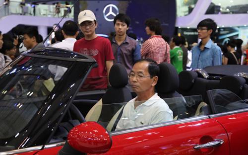 Nếu nhìn đơn thuần vào các con số thống kê, có thể thấy rằng sức mua 
trên thị trường ôtô Việt Nam tháng 1/2015 đang thể hiện được khả năng 
tăng trưởng khá ổn định.