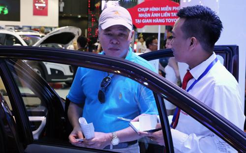 Giá bán lẻ ôtô tại thị trường Việt Nam luôn chịu sự tác động từ rất nhiều chính sách khác nhau.