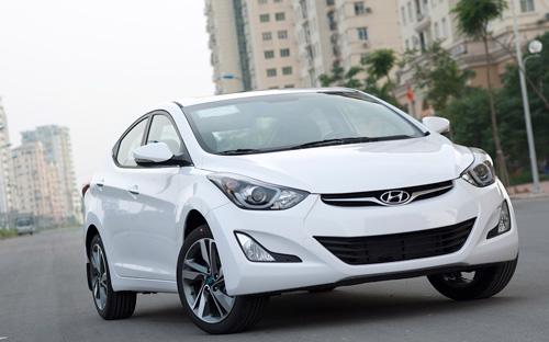 Mức giá bán lẻ của Hyundai Elantra thế hệ mới thấp hơn đến 50 triệu đồng so với thế hệ trước.