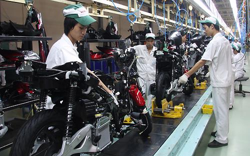 Ngoài vai trò là thị trường lớn thứ 4 trên thế giới thì Việt Nam cũng là quốc gia có ngành sản xuất xe máy thuộc top đầu - Ảnh: Đức Thọ.<br>