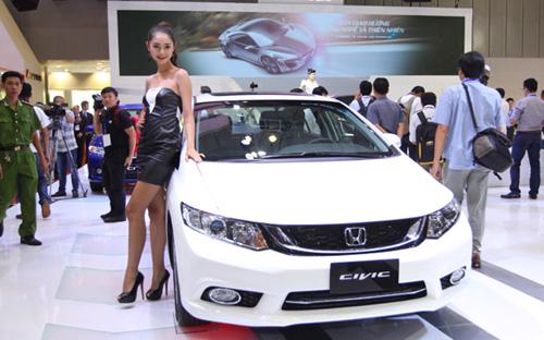 Tính đến hết tháng 10/2014, tổng lượng xe Honda Civic bán ra tại thị trường Việt Nam đạt xấp xỉ 20.000 chiếc.<br>