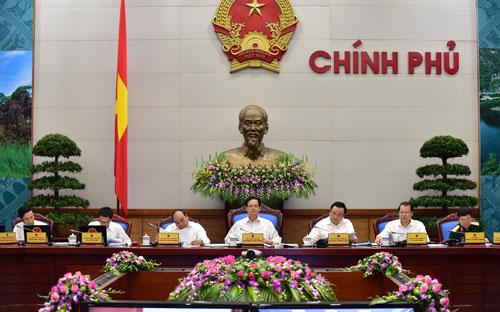 Thủ tướng Nguyễn Tấn Dũng chủ trì phiên họp sơ kết 6 tháng/2015 của Chính phủ sáng 29/6.<br>