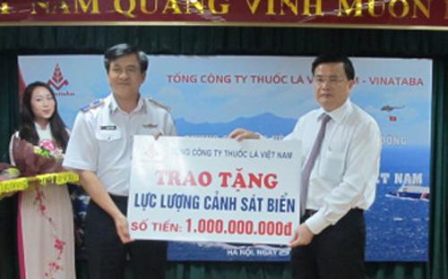 Hơn 13.000 cán bộ công nhân viên Vinataba đã đóng góp mỗi người ít nhất 
một ngày lương để kịp thời góp phần động viên tinh thần và tiếp thêm ý 
chí, sức mạnh cho các chiến sỹ thuộc lực lượng cảnh sát biển Việt Nam.