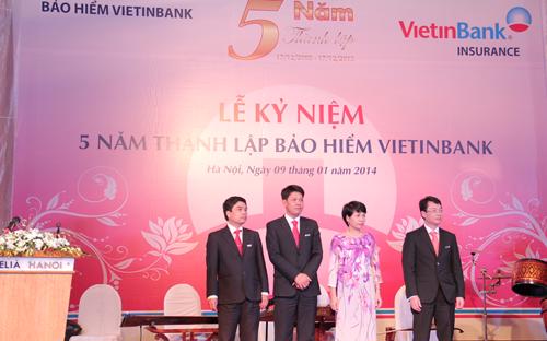 Ban điều hành Công ty Bảo hiểm VietinBank tại lễ kỷ niệm 5 năm thành lập.