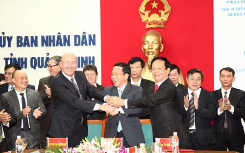 Tập đoàn ISC Corporation (Mỹ) và Tập đoàn Tuần Châu đã cùng ký biên bản ghi nhớ hợp tác đầu tư khu vui chơi giải trí với UBND tỉnh Quảng Ninh vào tháng 9/2013.<br>