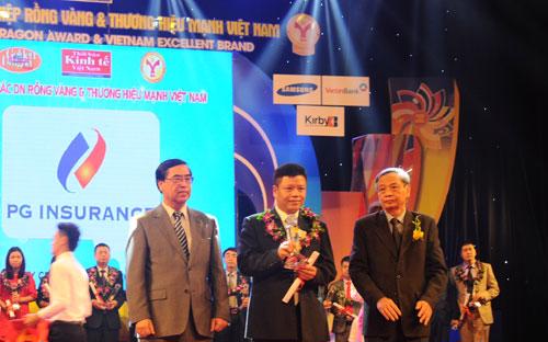 Ông Trần Anh Tuấn - Phó tổng giám đốc PJICO danh hiệu Thương hiệu mạnh.