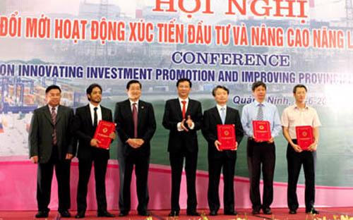 Hội nghị đổi mới hoạt động xúc tiến đầu tư và nâng cao năng lực cạnh tranh của tỉnh Quảng Ninh ngày 28/6.<br>