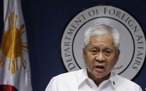 Ngoại trưởng Philippines Albert del Rosario - Ảnh: Reuters.<br>