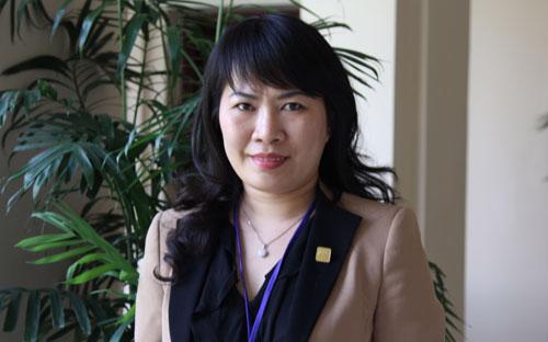 Bà Lương Thị Cẩm Tú, Phó tổng giám đốc Ngân hàng Nam Á (Nam A Bank) tại Diễn đàn Kinh tế miền Trung.