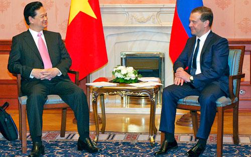Thủ tướng Việt Nam Nguyễn Tấn Dũng và Thủ tướng Nga Medvedev hội kiến nhân chuyến thăm Nga hồi tháng 5/2013.<br>