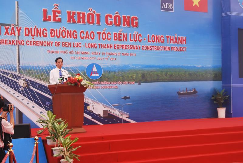 Thủ tướng Nguyễn Tấn Dũng phát lệnh khởi công Dự án đường cao tốc Bến Lức – Long Thành.