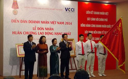 Lễ đón nhận Huân chương lao động hạng nhất của VCCI và diễn đàn doanh nhân Việt Nam 2014, sáng 19/9.<br>