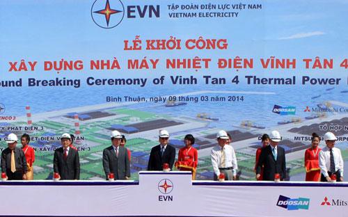 Phó thủ tướng Hoàng Trung Hải cùng lãnh đạo các bộ, ngành, EVN và địa phương bấm nút khởi công dự án ngày 9/3.<br>