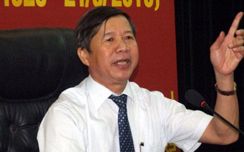 Nguyên Chủ tịch Tổng công ty Đường sắt Việt Nam Nguyễn Hữu Bằng - một trong số những cán bộ đã nghỉ hưu phải giải trình, cam kết không liên quan đến nghi án nhận hối lộ.<br>