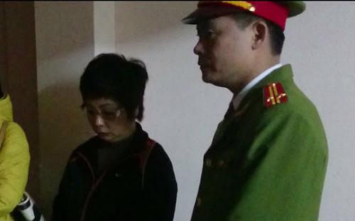 Cơ quan công an tiến hành bắt giam bà Châu Thị Thu Nga tối 7/1.<br>