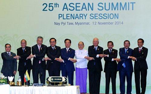 Các nhà lãnh đạo cấp cao của ASEAN tái khẳng định tầm quan trọng của việc duy trì hòa bình và ổn định, bảo đảm an ninh, an toàn, tự do hàng hải và hàng không trên biển Đông<br>