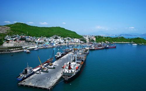 Hồi tháng 4/2014, cảng Nha Trang được chuyển giao từ Tổng công ty Hàng hải Việt Nam về cho tỉnh Khánh Hòa quản lý.