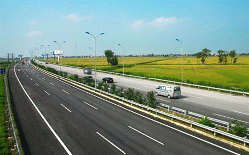 Cao tốc Hà Nội - Hải Phòng dự kiến sẽ thông xe toàn tuyến vào cuối 2015.<br>