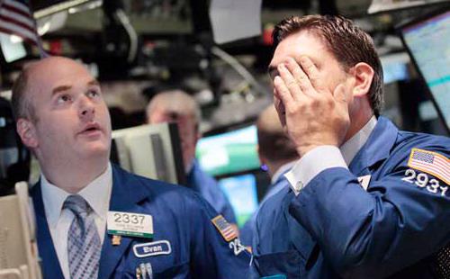 Trong quý 3, chỉ số công nghiệp Dow Jones mất 7,64%, chỉ số S&amp;P 500 giảm 6,99%, chỉ số Nasdaq mất 7,43% - Ảnh: Reuters.
