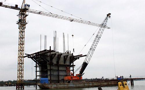 Công trình cầu Cửa Đại, một trong những dự án Cienco 5 đang triển khai.
