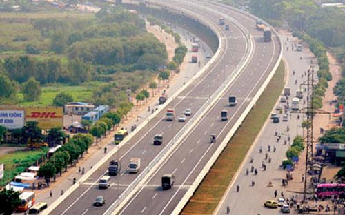 Trong thời gian tới, Hà Nội sẽ tiến hành đầu tư đồng loạt các tuyến vành đai nhằm giảm tải áp lực giao thông cho các tuyến đường hiện hữu.<br>