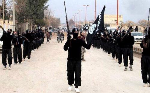 Phiến quân Hồi giáo hiện đang nắm trong tay một khu vực thuộc lãnh thổ Iraq và Syria lớn hơn cả diện tích nước Anh - Ảnh: Bloomberg/AP.<br>