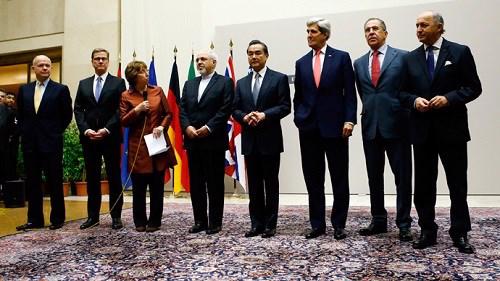 <span style="font-size: 15px;">Đại diện Iran và 6 nước - Ảnh: Reuters.</span>