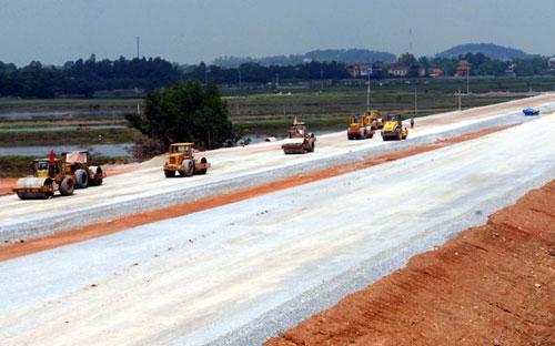 Dự án cao tốc Hà Nội - Hải Phòng hiện chạy qua 4 tỉnh, thành với tổng vốn đầu tư gần 47.000 tỷ đồng.<br>