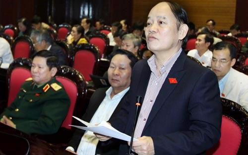 Đại biểu Huỳnh Nghĩa đề nghị đổi mới mạnh mẽ quy trình lựa chọn đại biể, phải chọn người xứng đáng làm đại biểu thì Quốc hội mới mạnh
