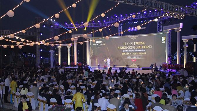 Hơn&nbsp;1.000 đại biểu và quan khách đã tham dự sự kiện khai trương FLC Vĩnh Thịnh Resort.
