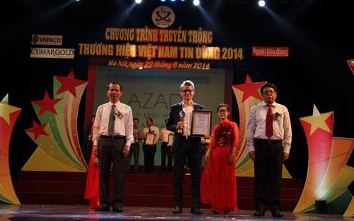 Lazada vinh dự nhận giải thưởng “Thương hiệu Việt Nam tin dùng” của Hội tiêu chuẩn và Bảo vệ người tiêu dùng Việt Nam.
