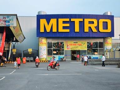 Mạng lưới hệ thống Metro gồm một trụ sở chính, 15 chi nhánh với 19 trung tâm (siêu thị) và hai kho trung chuyển thuộc 16 tỉnh, thành phố.<br>