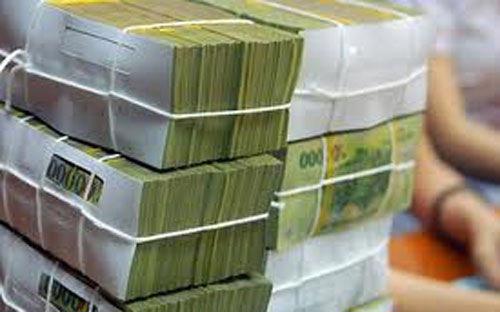Báo cáo phát đi từ WB cảnh báo, nợ công Việt Nam tăng nhanh trong những 
năm gần đây, tính đến cuối năm 2014 đã lên đến khoảng 2,35 triệu tỷ đồng
 (khoảng 110 tỷ USD).