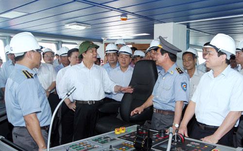 Thủ tướng đã quyết định chủ trương hoán đổi tàu cá vỏ sắt thay thế tàu 
vỏ gỗ cho 3.000 tàu cá đầu tiên trong tổng số hơn 130.000 tàu cá của cả 
nước. 